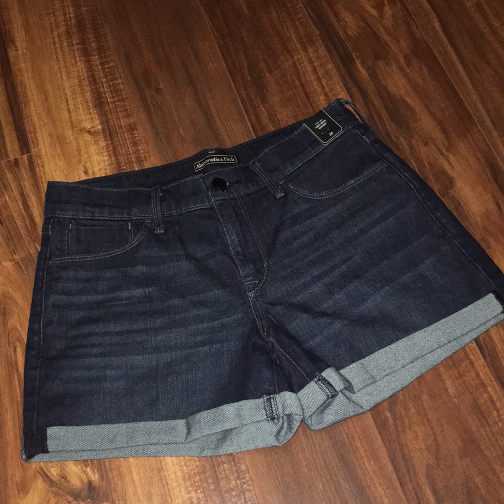 Abercrombie Mid Rise Short 25 Dark Wash